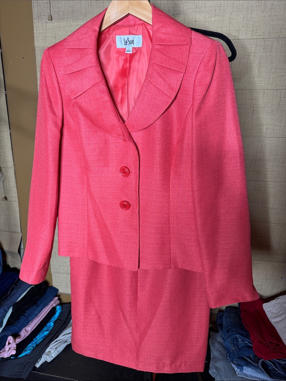Le Suit Coral Pink 2-Piece Skirt Suit Set Size 6 Career Office - Picture 2 of 13